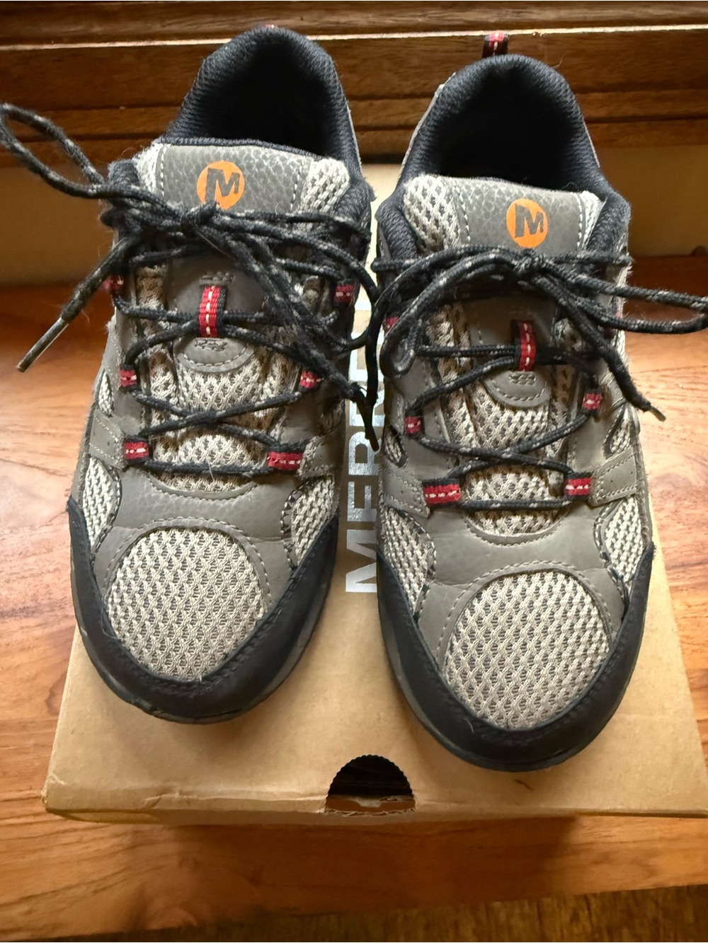 Merrell’s moab 2 low lace kid’s Hiking Shoes durable suede & mesh upper